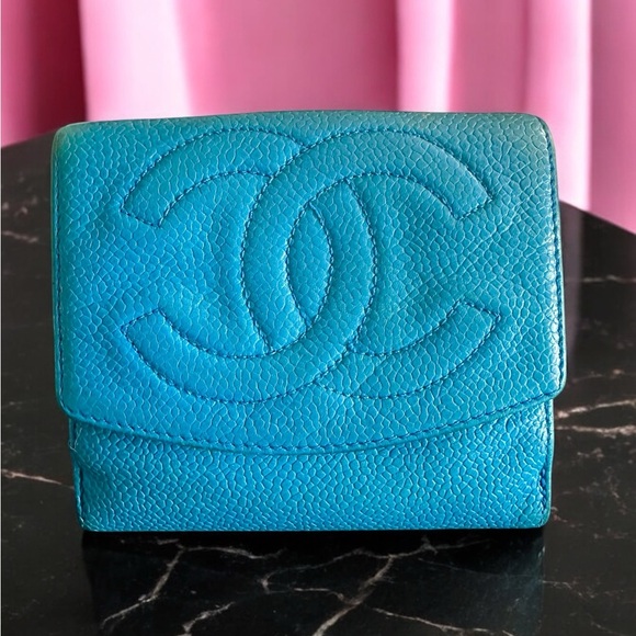 Chanel Caviar Bifold Wallet - Picture 1 of 6